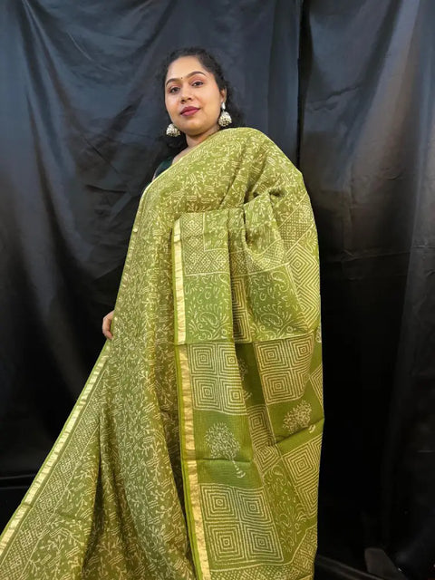Close-up of Kota saree pallu with intricate buti design