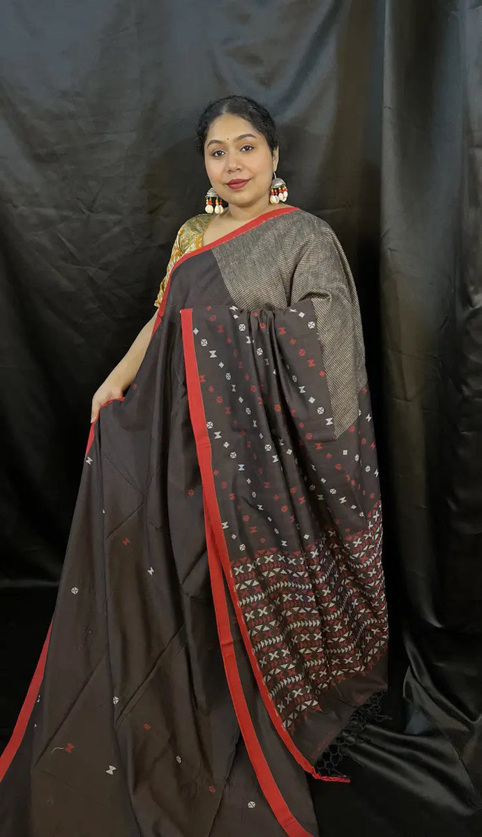 Black Cotton Saree with Red Border – Elegant Handloom Saree | Vaarnali