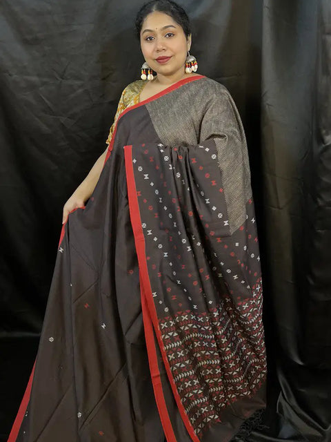 Black Cotton Saree with Red Border – Elegant Handloom Saree | Vaarnali