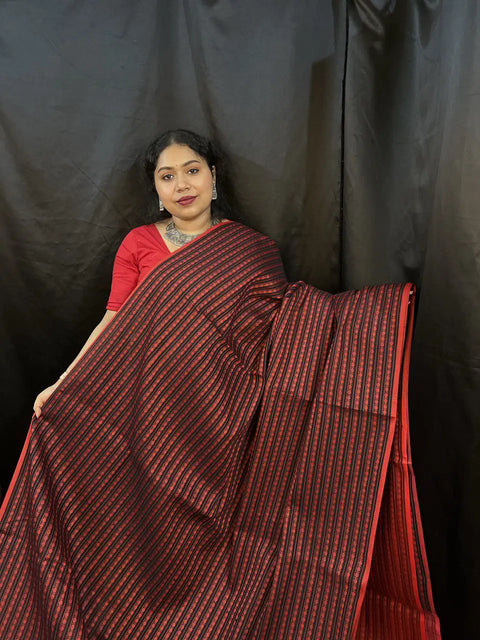 Red Pure Handloom Cotton Saree – Elegant Black & Red Patterned Weave