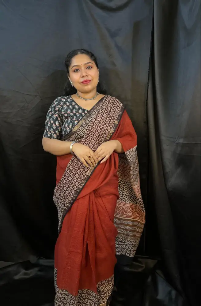 Brown Red Kota Doria Saree with Golden Checks – Handwoven Cotton Silk Saree | Vaarnali