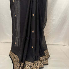 Cotton Baluchari Saree Pallu – Closeup of black handloom motifs