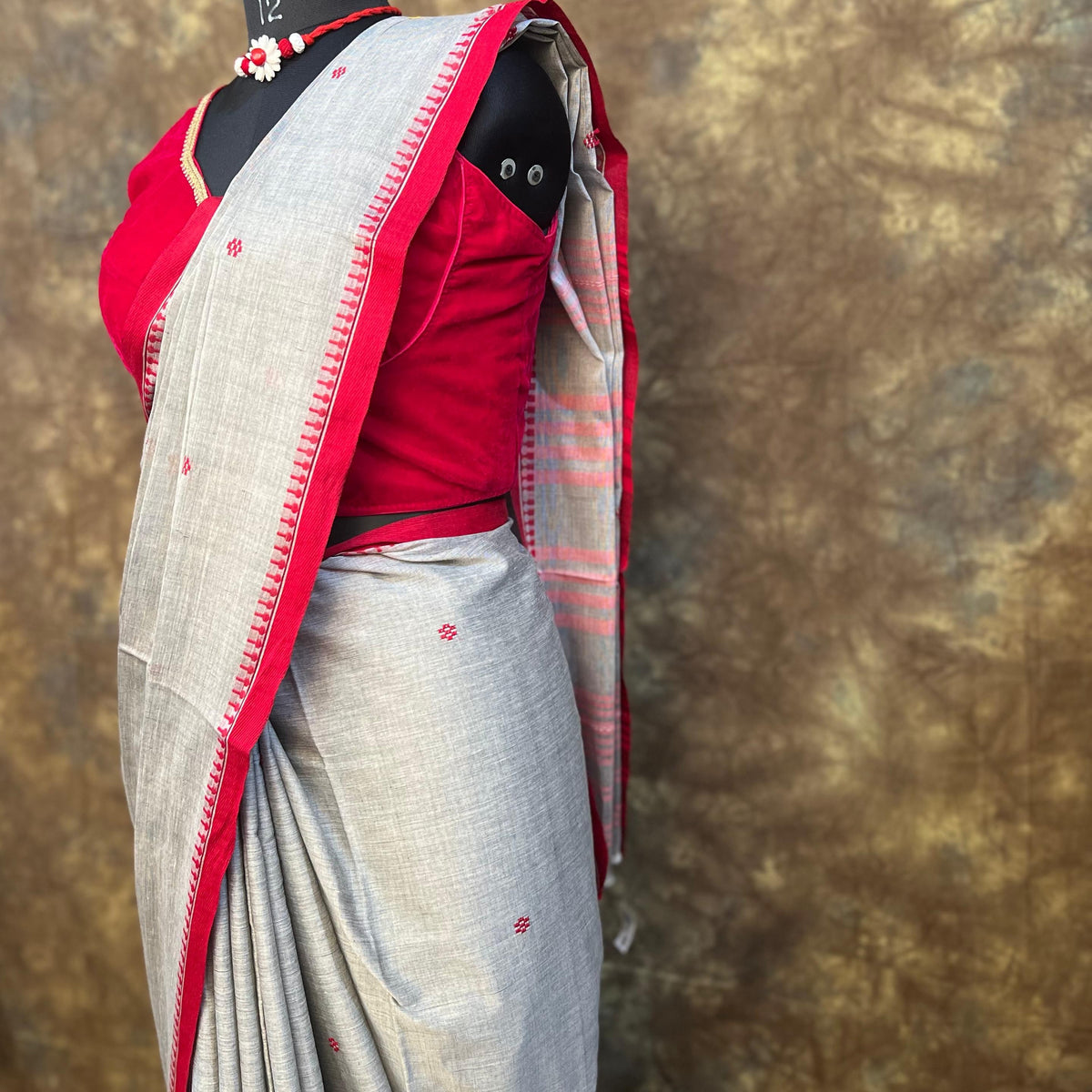 Elegant Bengali look in Red White Ash Handloom Saree – Traditional cotton saree for Durga Puja