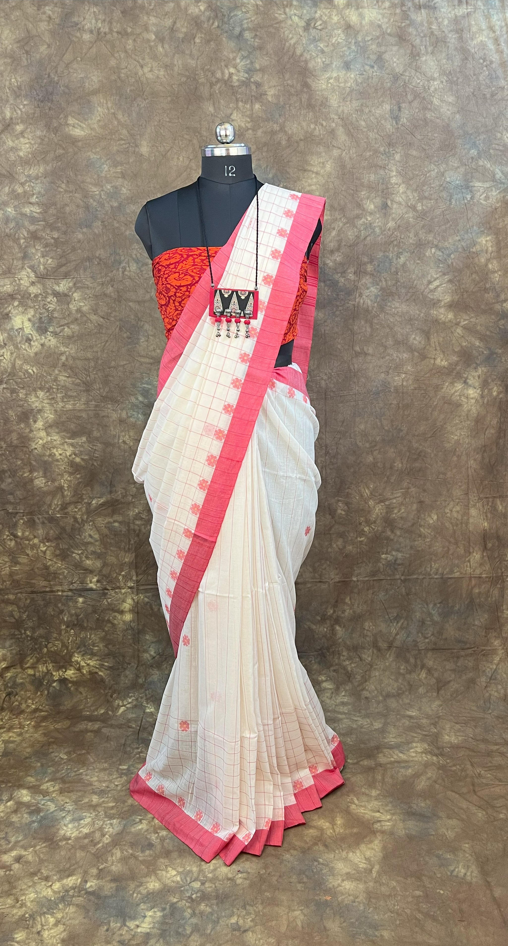 Traditional Bengali jewellery with Red White Saree for Sindoor Khela – Durga Puja festival look
