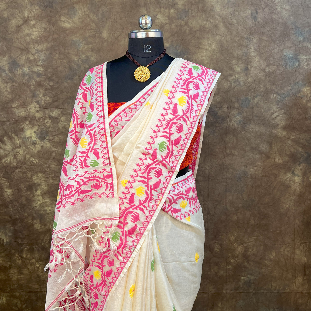 Back view of Red White Tassar Silk Saree – Handloom saree for Durga Puja celebrations
