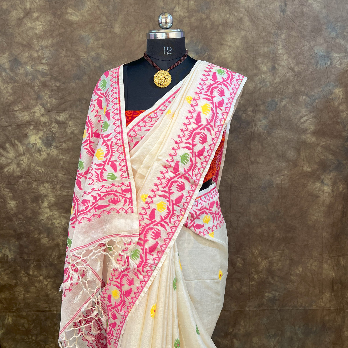 Pallu design of Red White Tassar Silk Handloom Saree – perfect for Durga Puja look